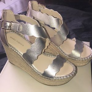Worn once w/box Marc Fisher wedges 💋